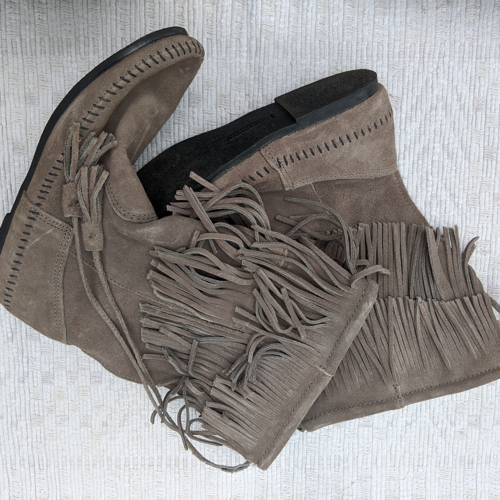 Minnetonka fringe boot